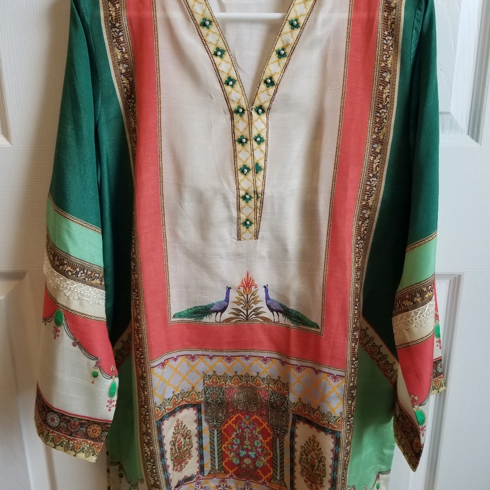 Tunic - Picture 2 of 8